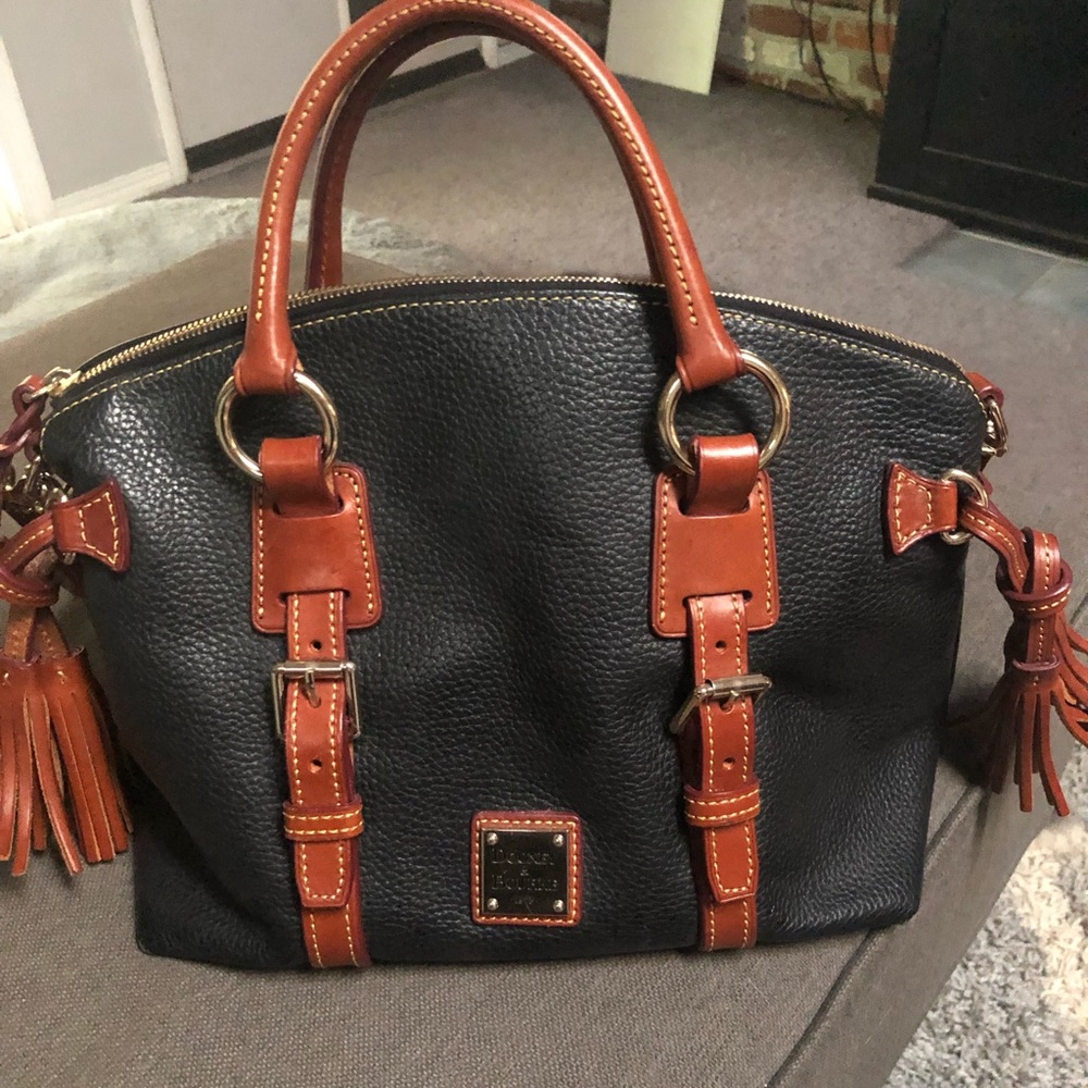 Dooney & Bourke handbag/purse
